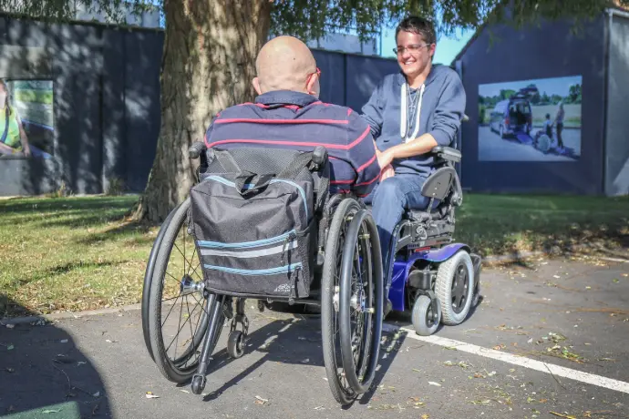Découvrez les produits de la catégorie Equipements d'extérieur pour fauteuil roulant Handynamic