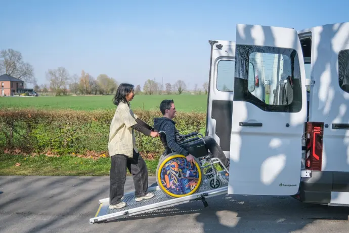 Découvrez les différents modèles de flasques pour roues de fauteuil roulant proposés par Handynamic Découvrez les différents modèles de flasques pour roues de fauteuil roulant proposés par Handynamic