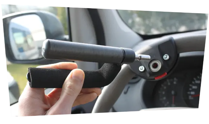 Grâce à sa forme ergonomique, la fourche 2 branches amovible est facile à prendre en main pour conduire de manière sécurisée et agréable Grâce à sa forme ergonomique, la fourche 2 branches amovible est facile à prendre en main pour conduire de manière sécurisée et agréable