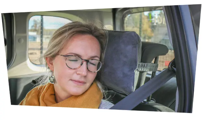 Le coussin grand confort est composé de mousse à mémoire de forme ce qui lui confère confort et moelleux