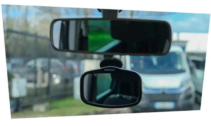 Surveillez plus facilement les passagers arrière avec ce rétroviseur