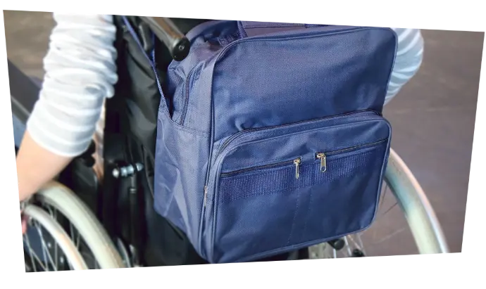 Le sac adaptable pour fauteuil roulant vous permet de transporter facilement vos affaires avec vous