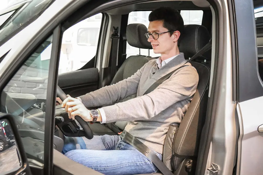 cale_dos_pour_la_voiture_03.webp