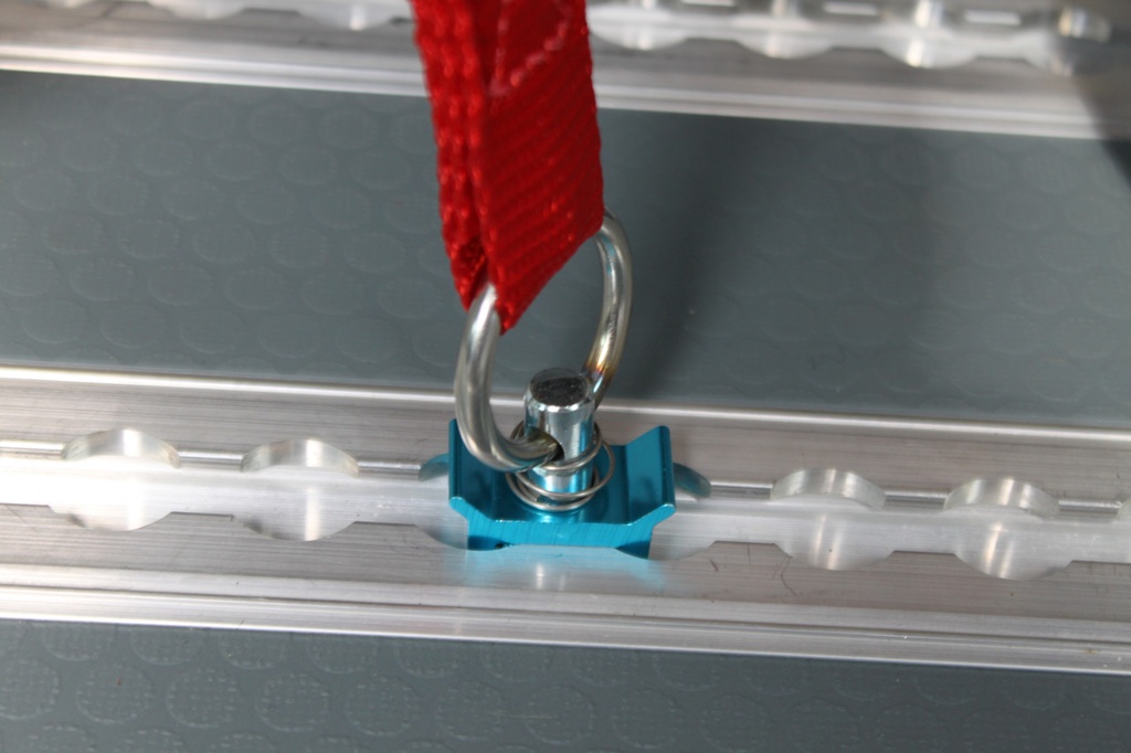 Sangle de maintien pour fauteuil roulant replié