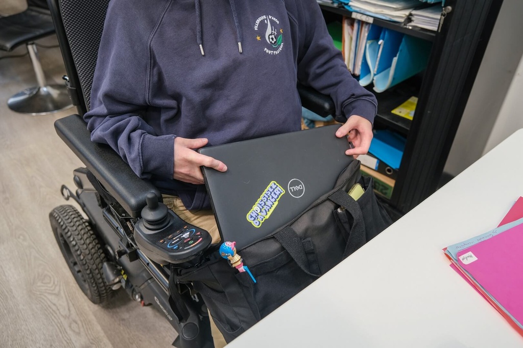 Sac BeCap multipoches pour fauteuil roulant