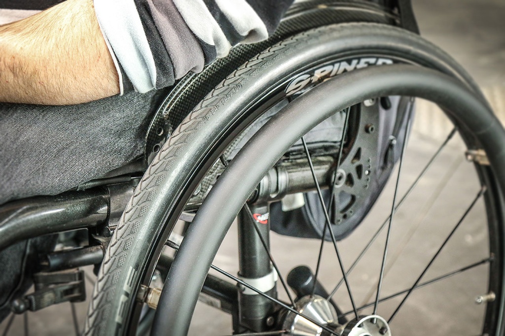 Protections pour mains courantes de fauteuil roulant