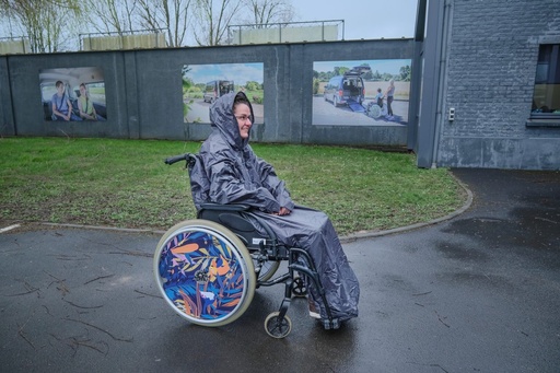 [114052] Vêtement de pluie avec manches pour fauteuil roulant